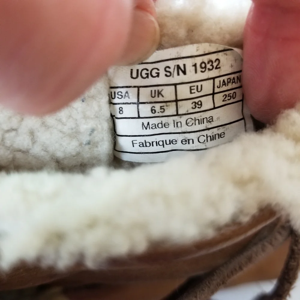 UGG Caspia Leather Sheepskin Fur Lined Lace Up Boots